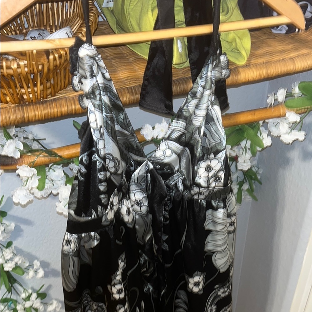 Black and White Pleated Backless Sundress - 90's Vintage Dress - Picture 7 of 9